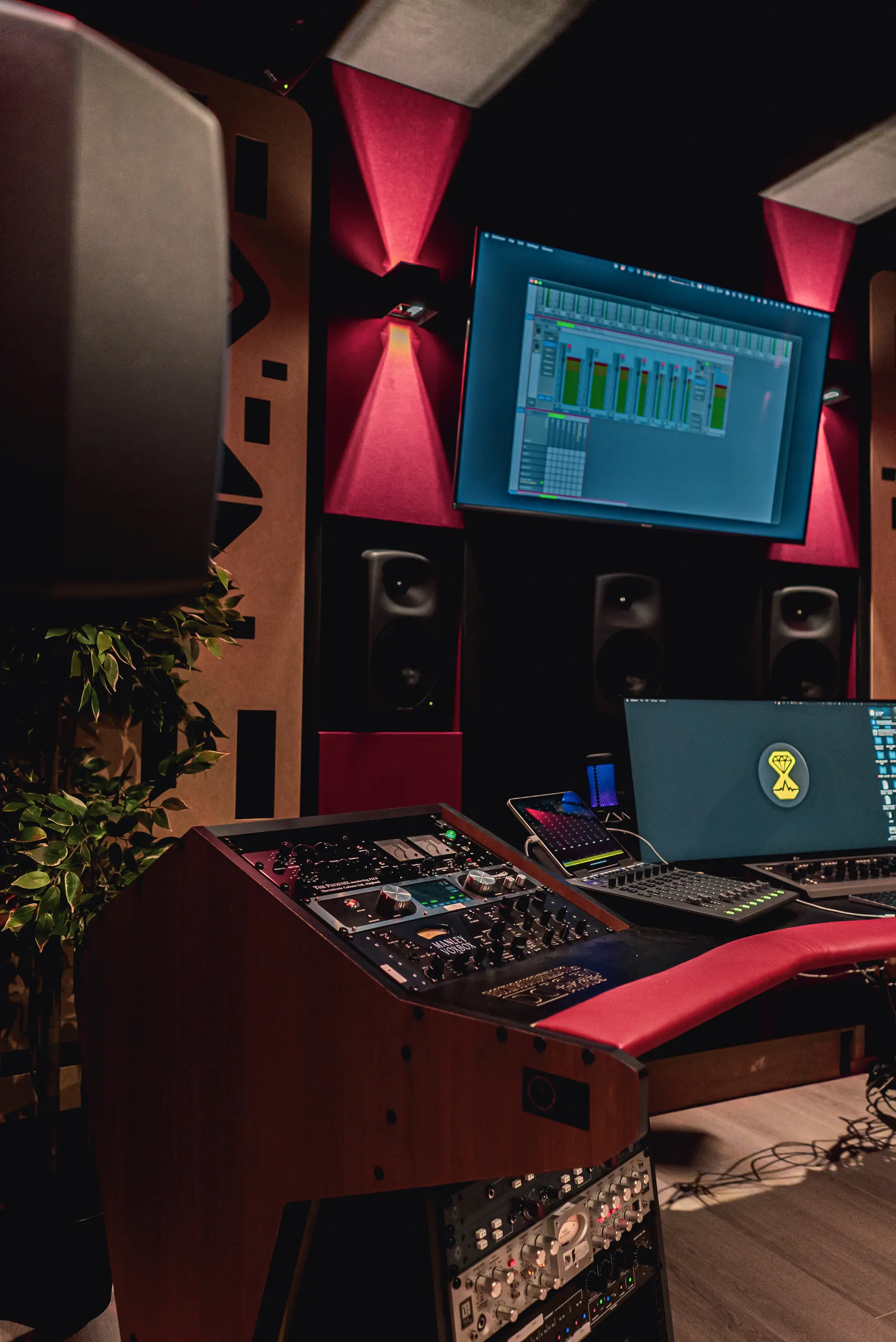 La postazione della sala Dolby Atmos di MATERIE